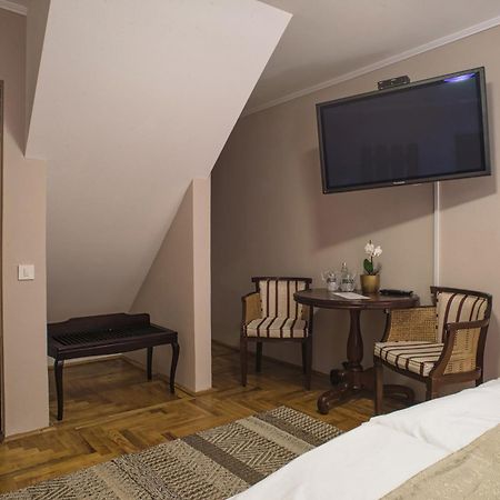 Drachenhaus Hotel Brasov Ruang foto