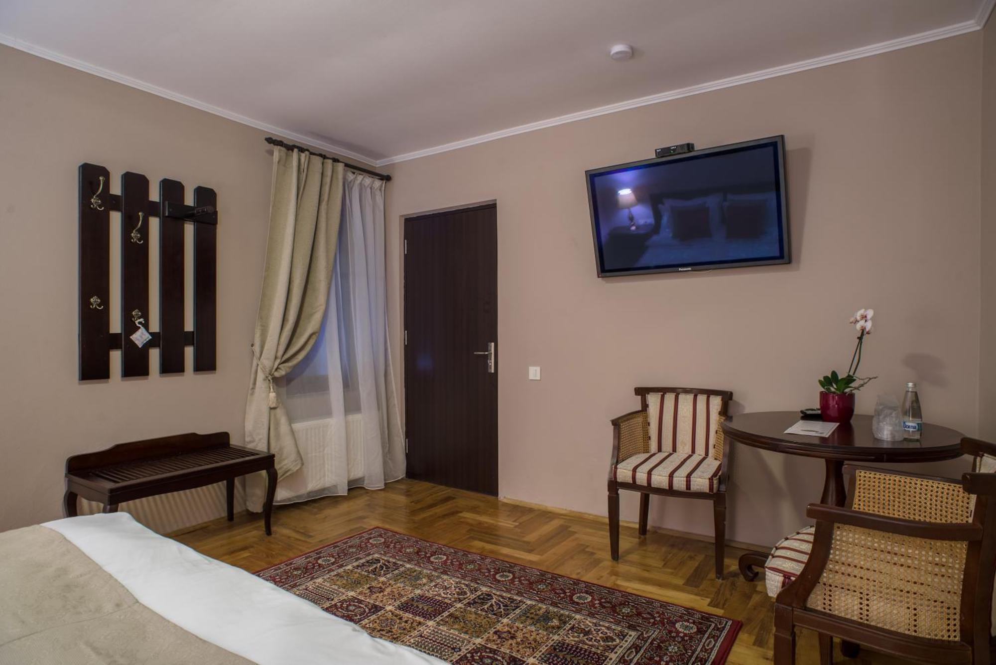 Drachenhaus Hotel Brasov Ruang foto