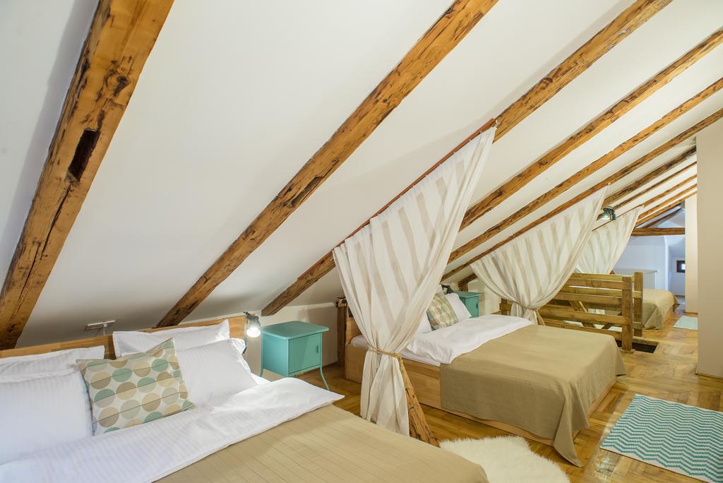 Drachenhaus Hotel Brasov Bagian luar foto