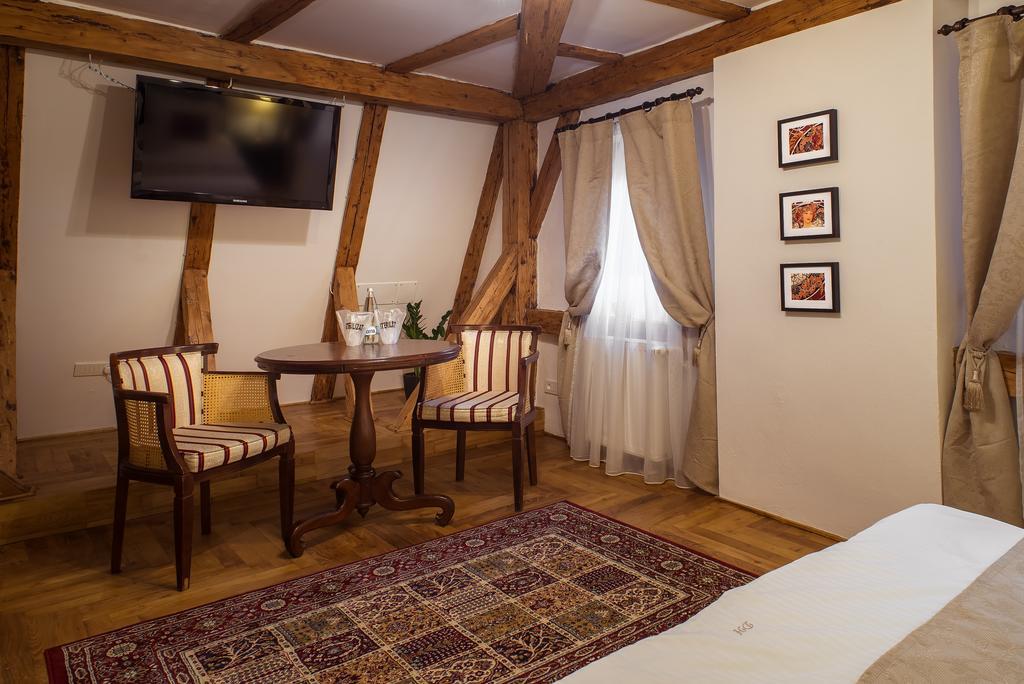 Drachenhaus Hotel Brasov Bagian luar foto