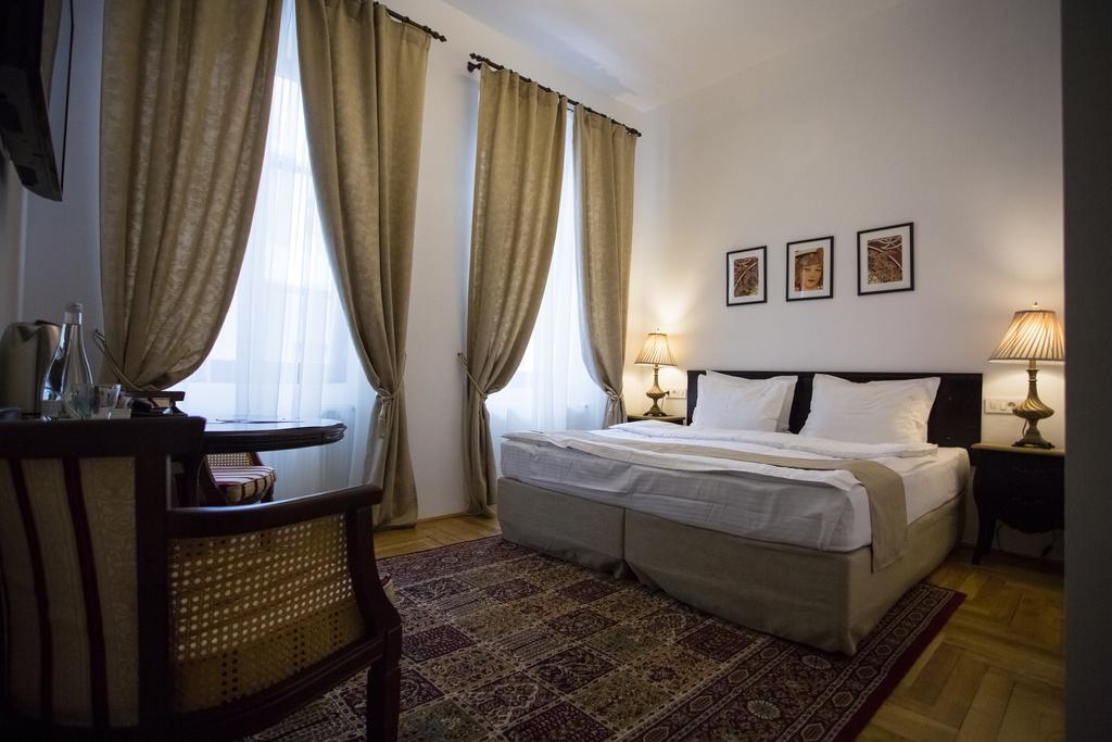 Drachenhaus Hotel Brasov Bagian luar foto