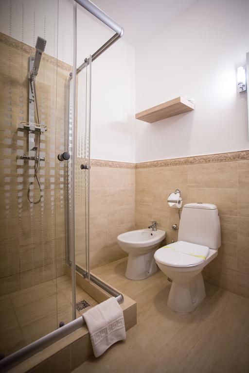 Drachenhaus Hotel Brasov Bagian luar foto