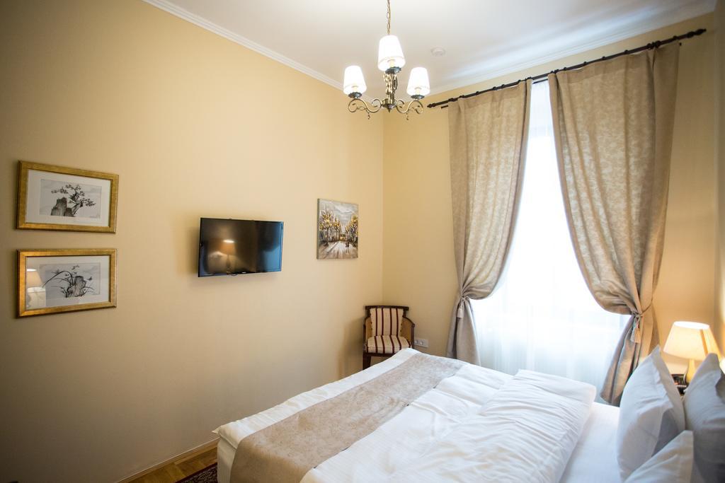 Drachenhaus Hotel Brasov Bagian luar foto