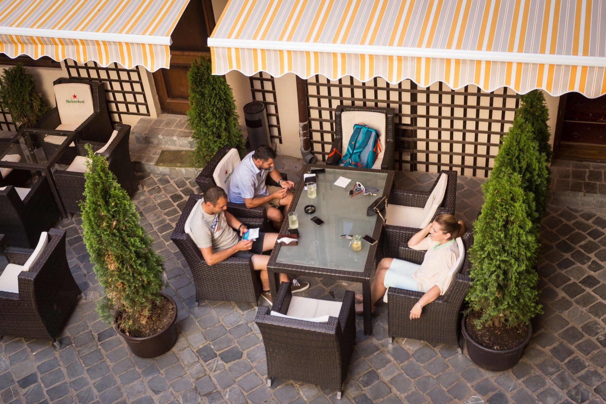 Drachenhaus Hotel Brasov Bagian luar foto