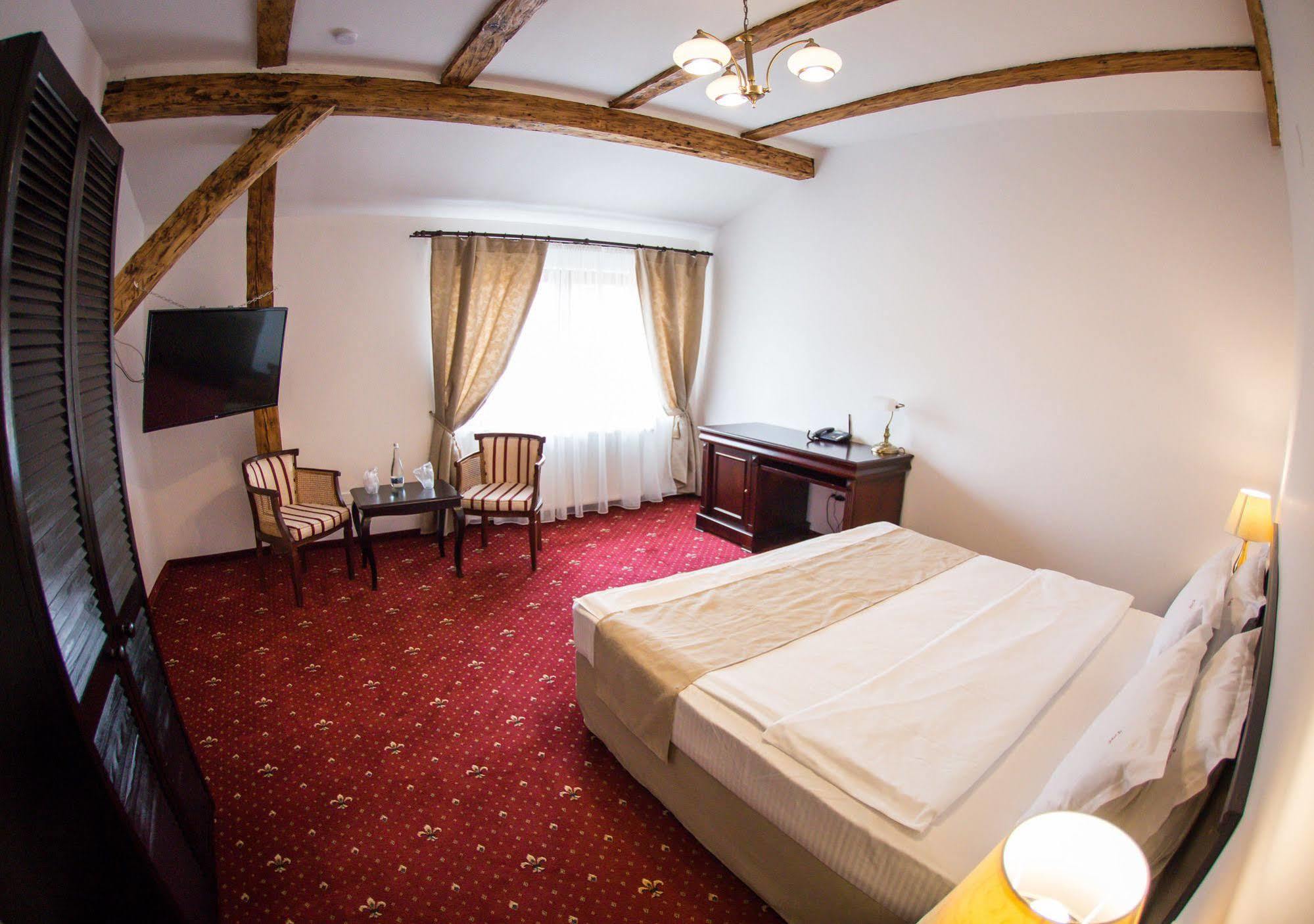 Drachenhaus Hotel Brasov Bagian luar foto