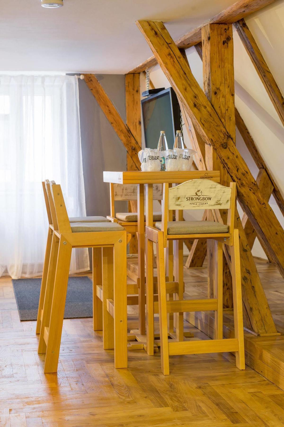 Drachenhaus Hotel Brasov Bagian luar foto