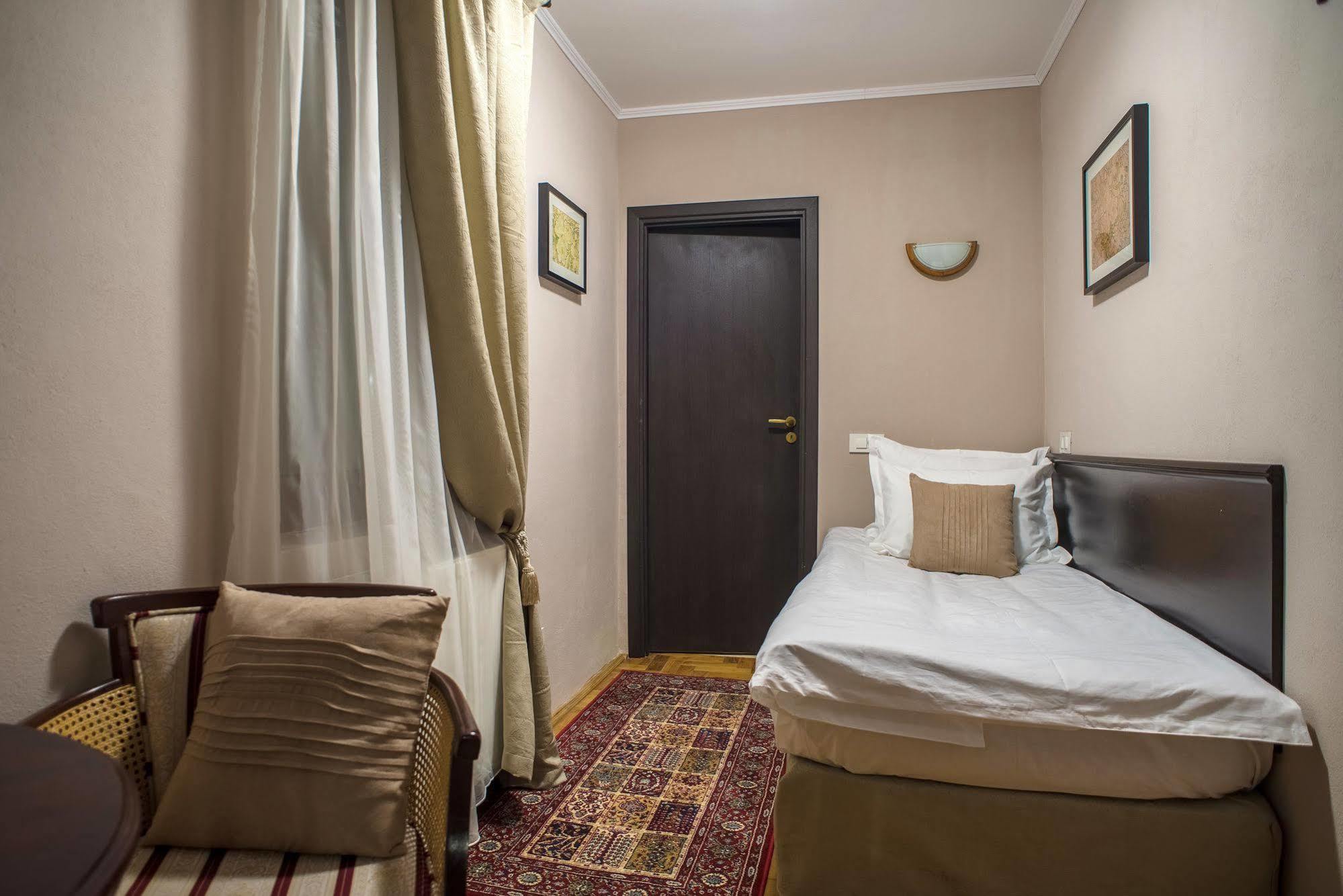 Drachenhaus Hotel Brasov Bagian luar foto