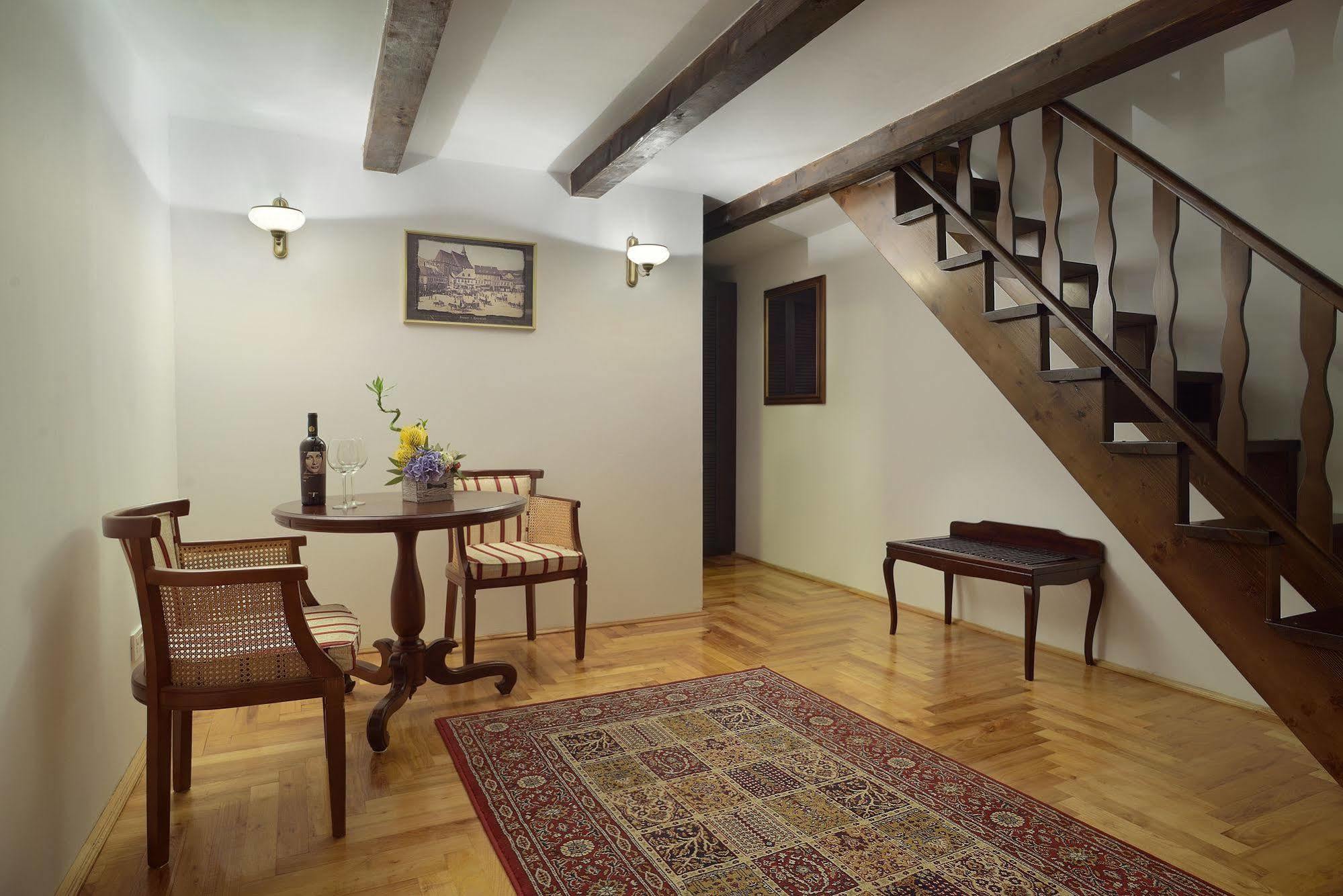 Drachenhaus Hotel Brasov Bagian luar foto