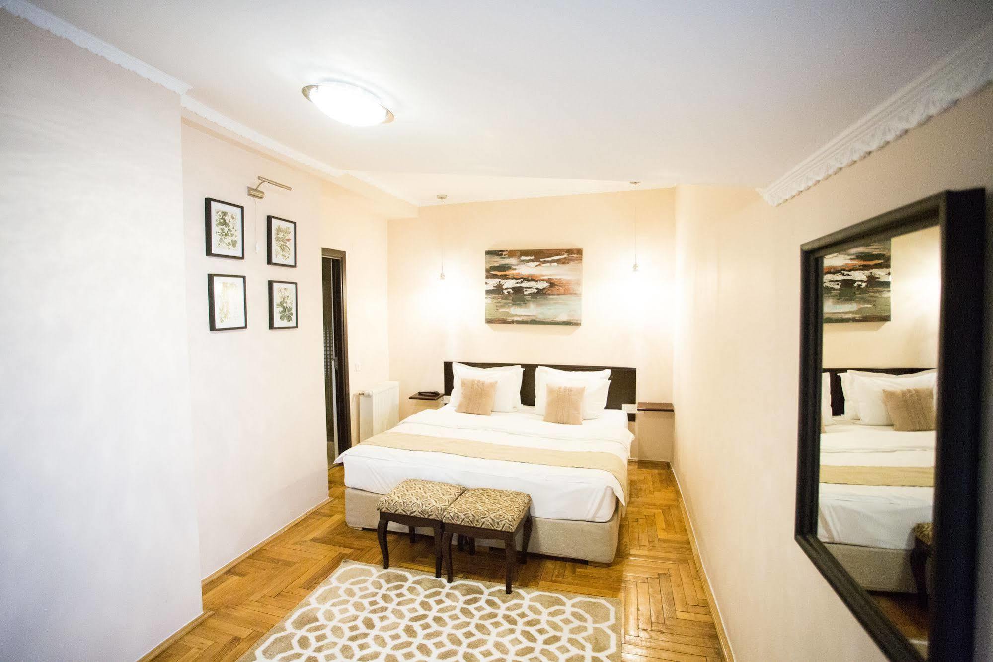 Drachenhaus Hotel Brasov Bagian luar foto