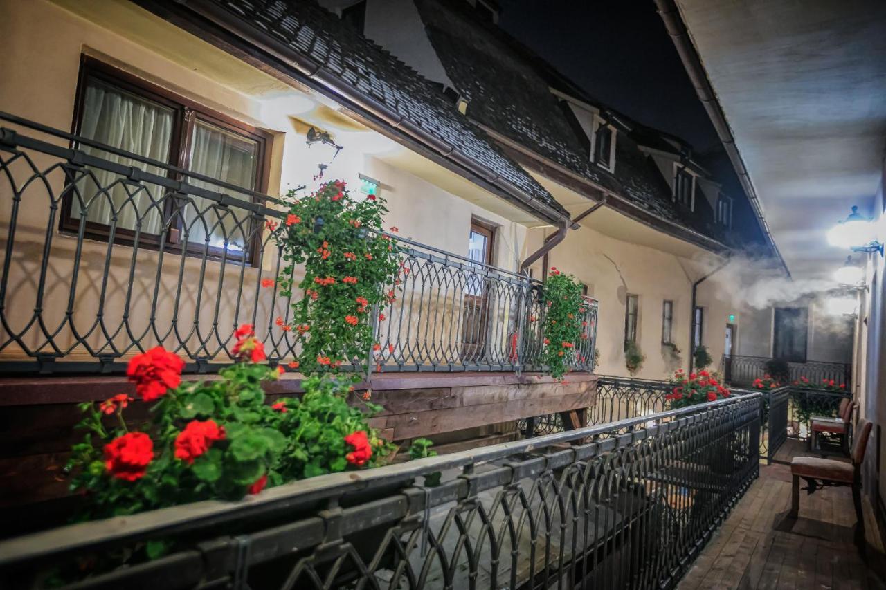 Drachenhaus Hotel Brasov Bagian luar foto