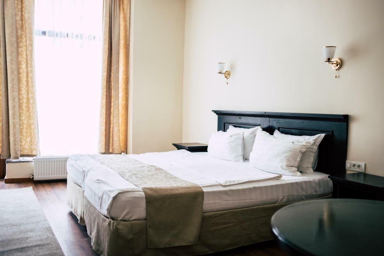 Drachenhaus Hotel Brasov Bagian luar foto